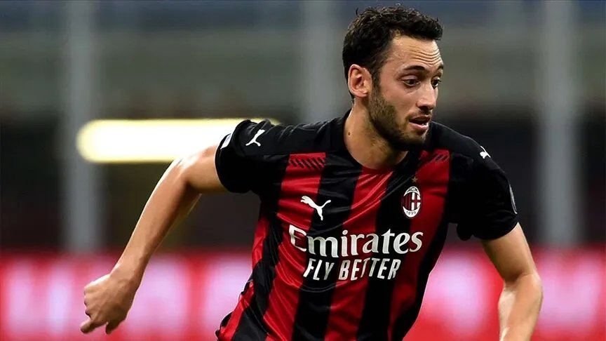 Hakan Çalhanoğlunda kötü haber! Milli maçları kaçıracak