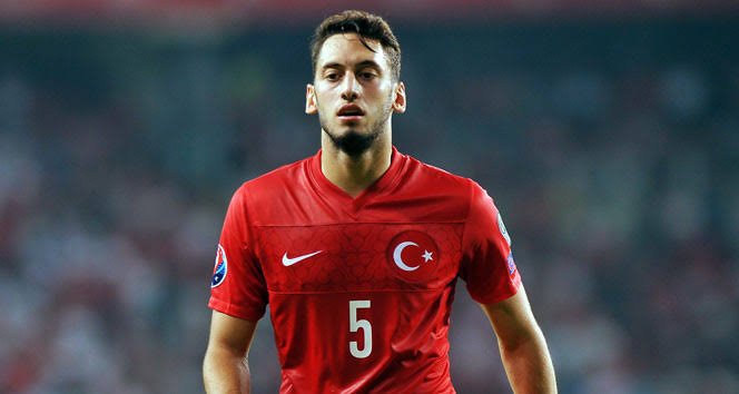 Hakan Çalhanoğlundan kötü haber! Milli maçları kaçıracak