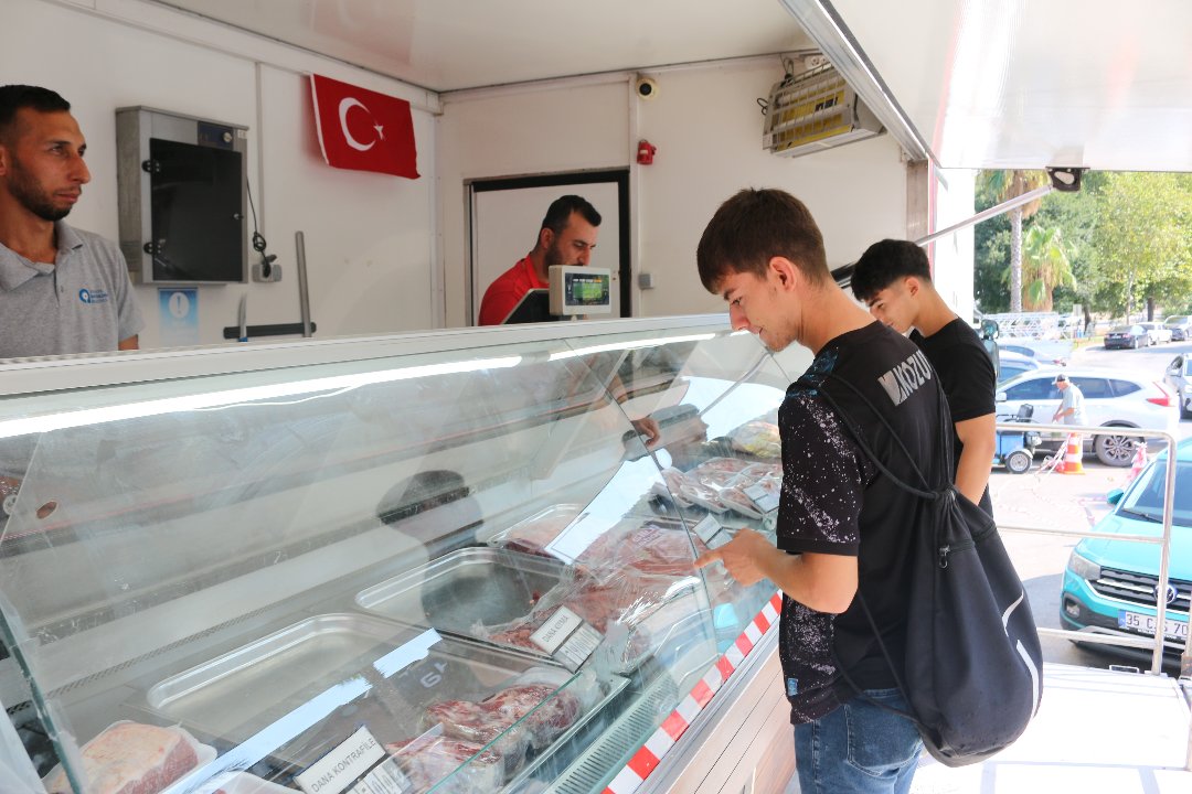 Kaliteli ve uygun fiyatlı et! Belediye vatandaşın ayağına götürüyor