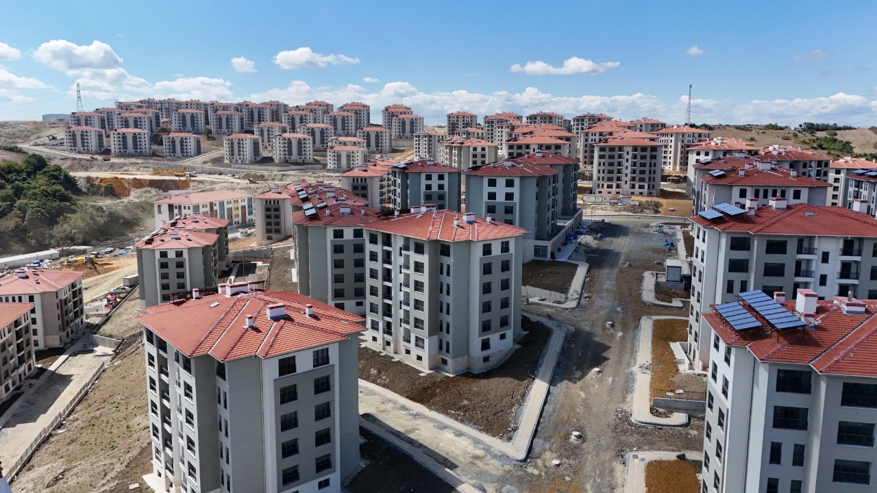 Kiralar bölgenin yarı fiyatında! Arnavutköydeki kiralık sosyal konutlar görüntülendi
