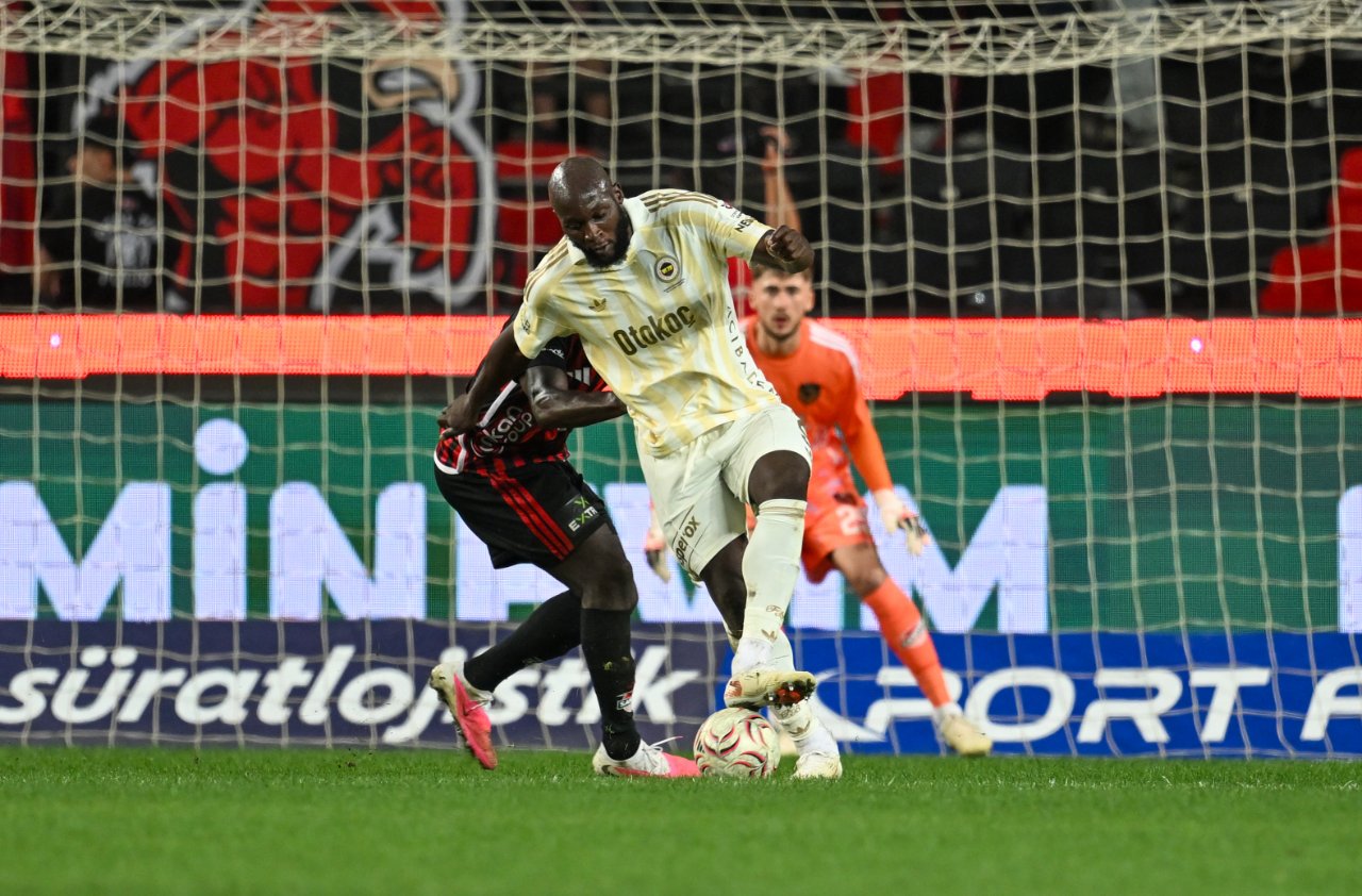 Romelu Lukaku, 63'üncü dakikada yerini Vedat Muriqi'e bıraktı.