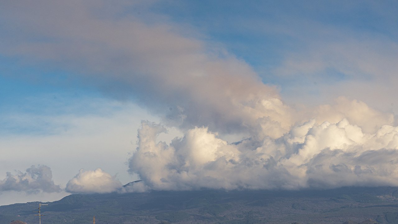 Avrupa hava sahası felç: Etna'nın öfkesi