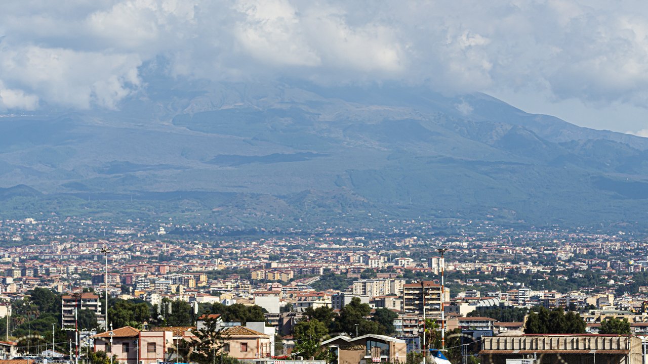 Avrupa hava sahası felç: Etnanın öfkesi