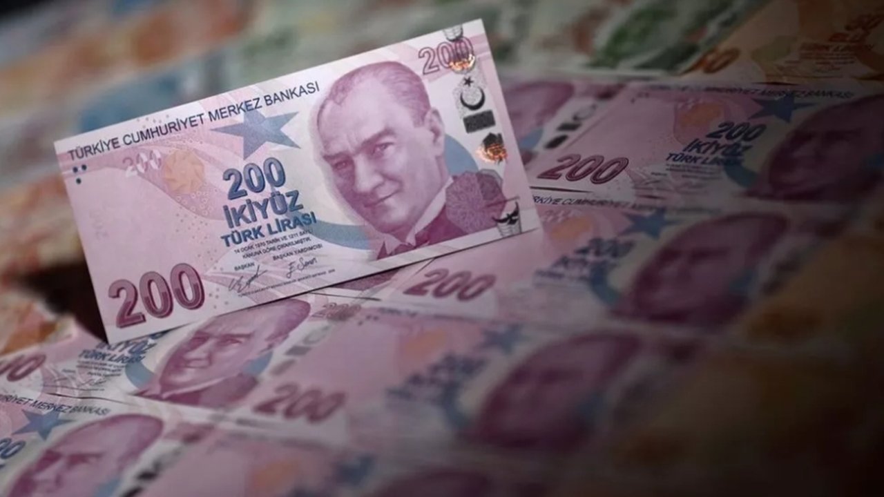 Bakan Şimşek'ten kritik ipucu! İşte memur ve emekliyi ocakta bekleyen zam