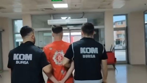 Bursada suç örgütü paylaşımlarına eş zamanlı baskın! Sosyal medyada kiralık tetikçi ilanı verdiler