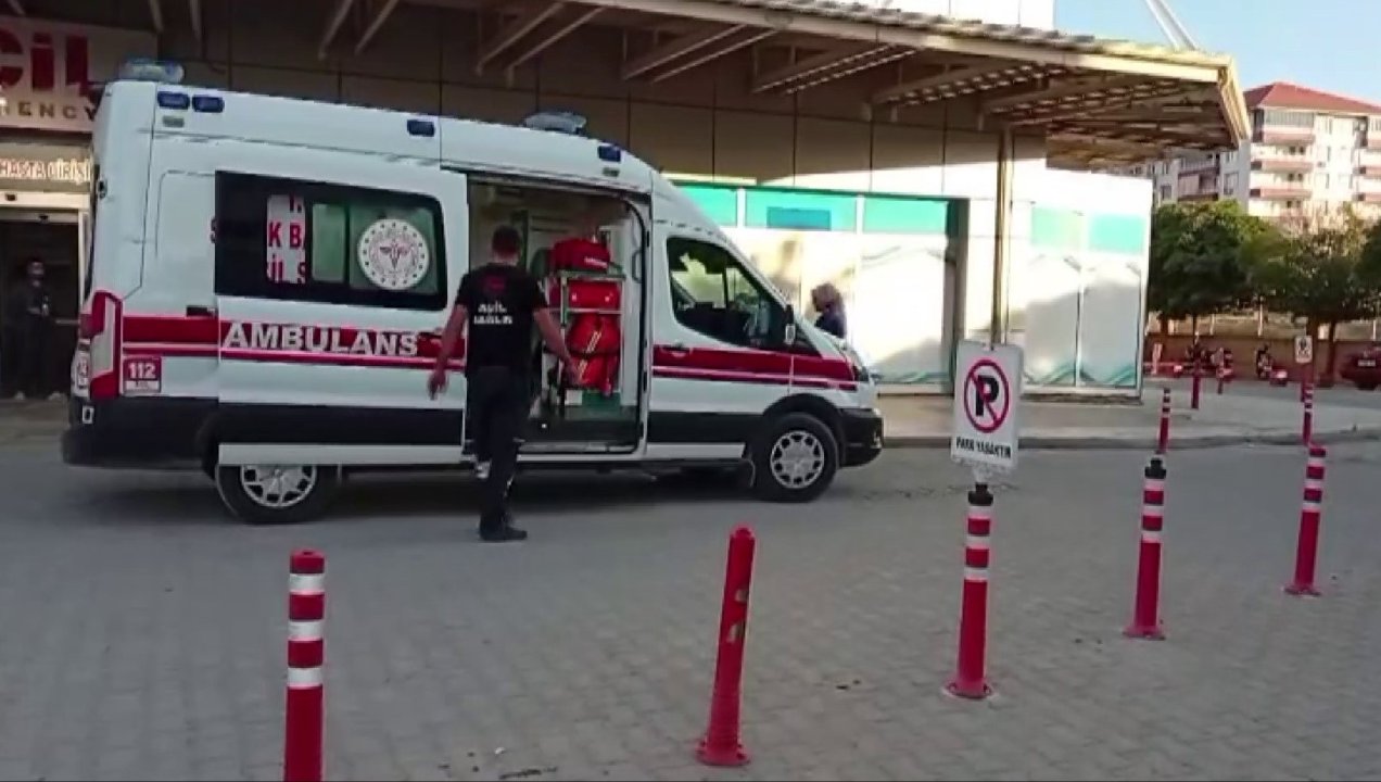 Dışarıdan yemek söyleyen 20 fabrika işçisi zehirlendi