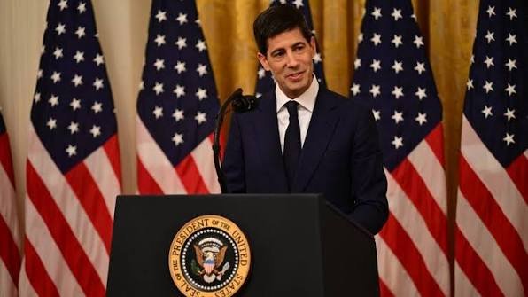 Fed faizi artırdı, Warsh’ın mesajında enflasyon öne çıktı