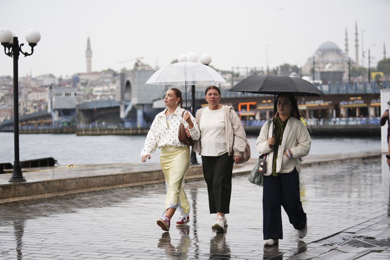 İstanbul için tarih verildi! Sağanak kaç gün sürecek? Adil Tek merak edilen soruyu cevapladı