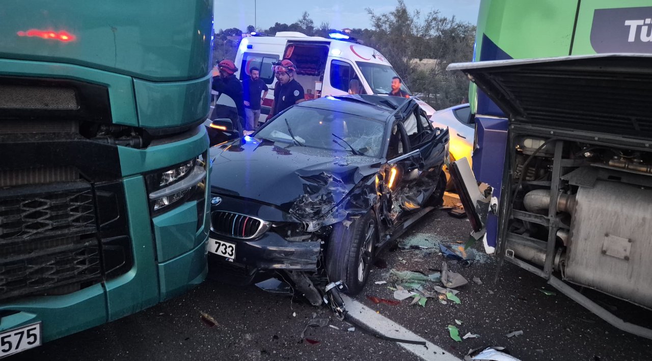 İstanbul-İzmir Otoyolu'nda zincirleme kaza: 11 yaralı