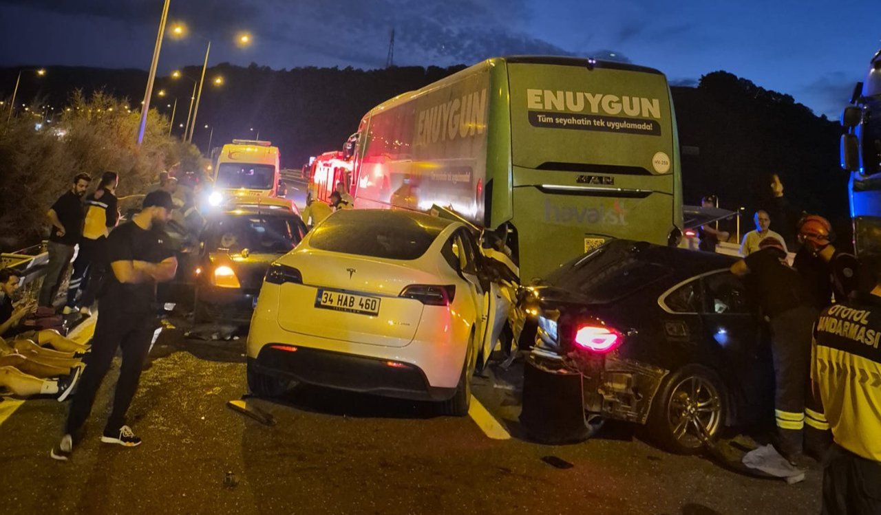 İstanbul-İzmir Otoyolunda zincirleme kaza: 11 yaralı