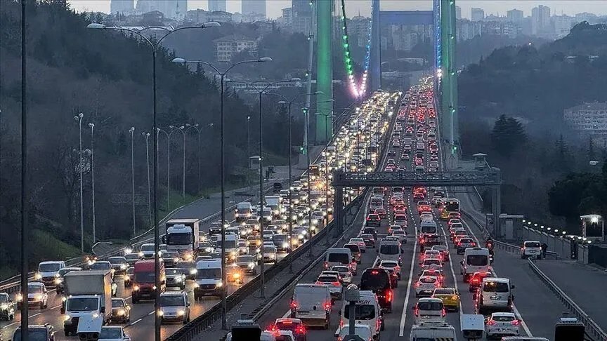 İstanbul kilit! Trafik yoğunluğu yüzde 83e çıktı