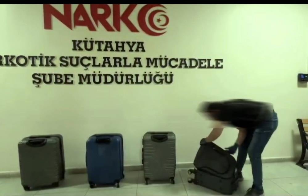 Kütahyada 4 valizden 98,74 kilo pregabalin çıktı