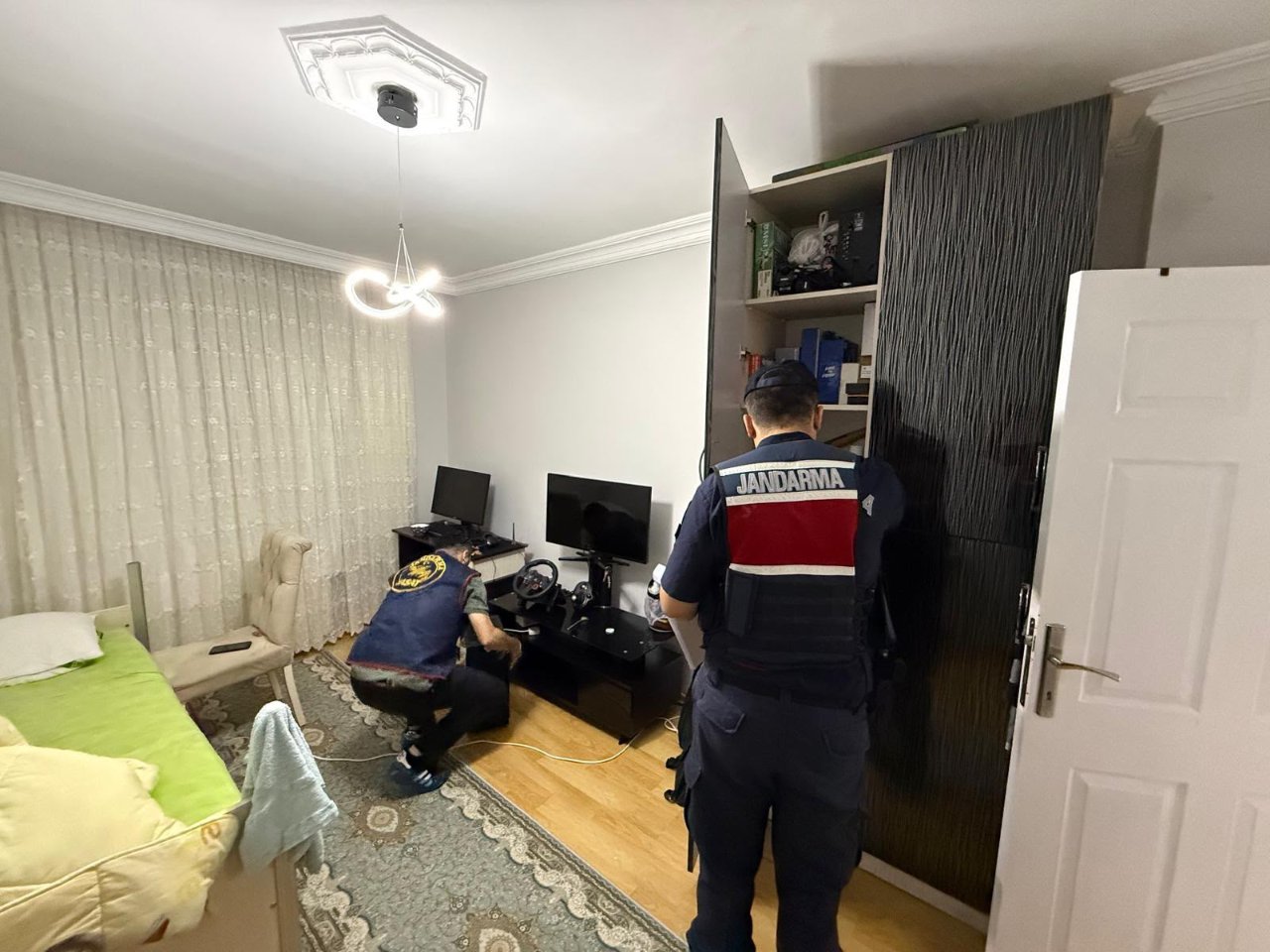 MİTten Aydo yazılım şirketine operasyon! Gözaltılar var