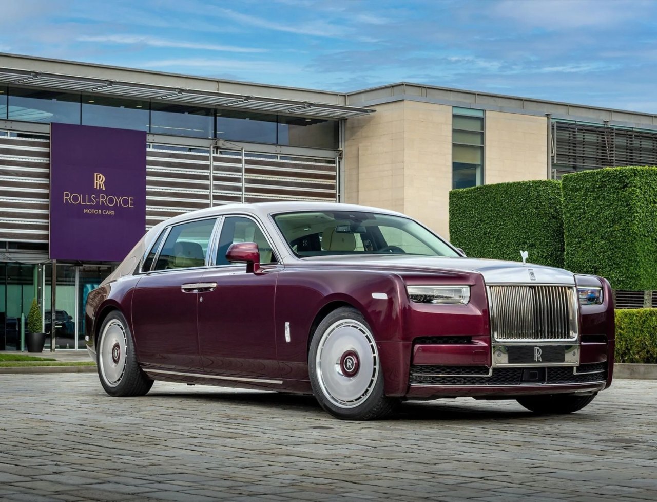 Rolls-Royce, müşterisinin eşi için tek adet Phantom üretti: Süslemeleri 9 ayda geliştirildi