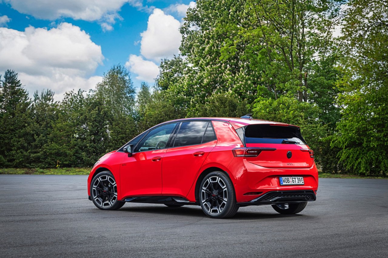 Volkswagen ID.3 GTI tanıtıldı: En güçlü GTI artık elektrikli ve arkadan itişli