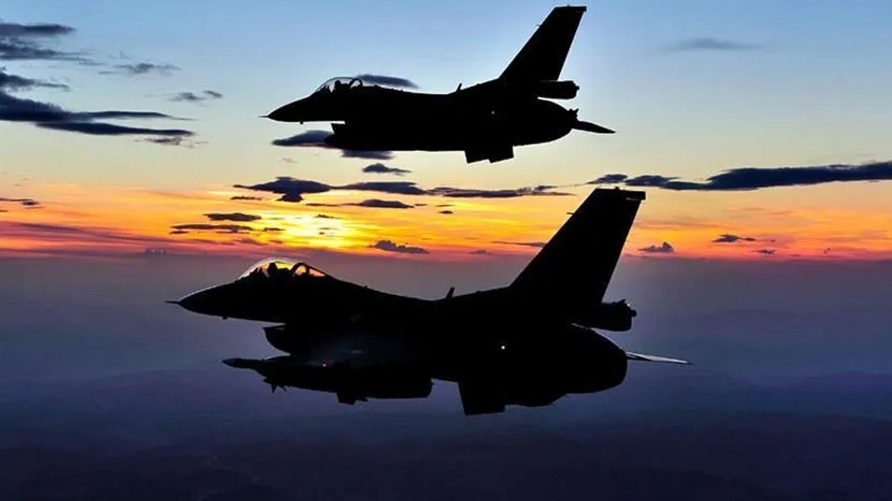 ABD'de F-16 savaş uçağı düştü