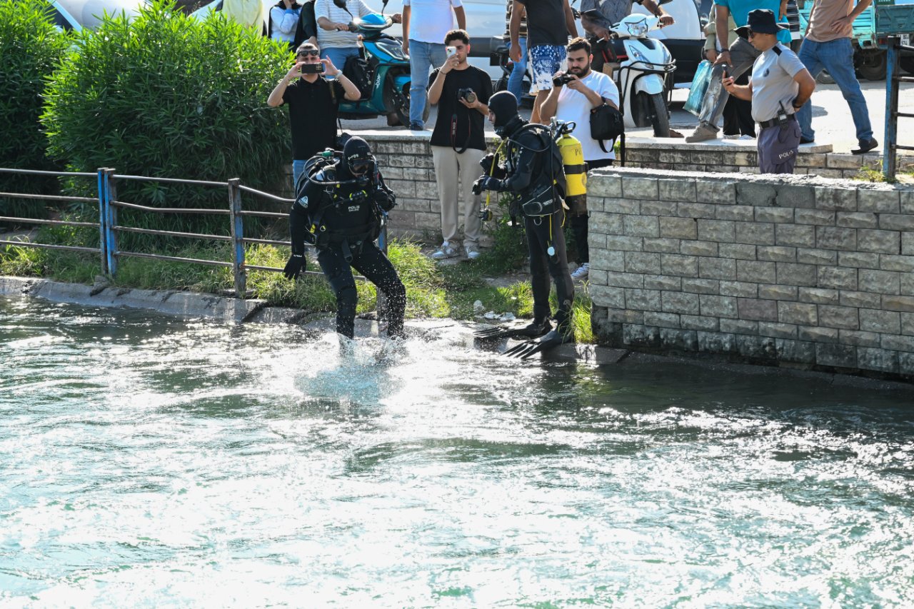Adanada sulama kanalına düşen kişi gözden kayboldu