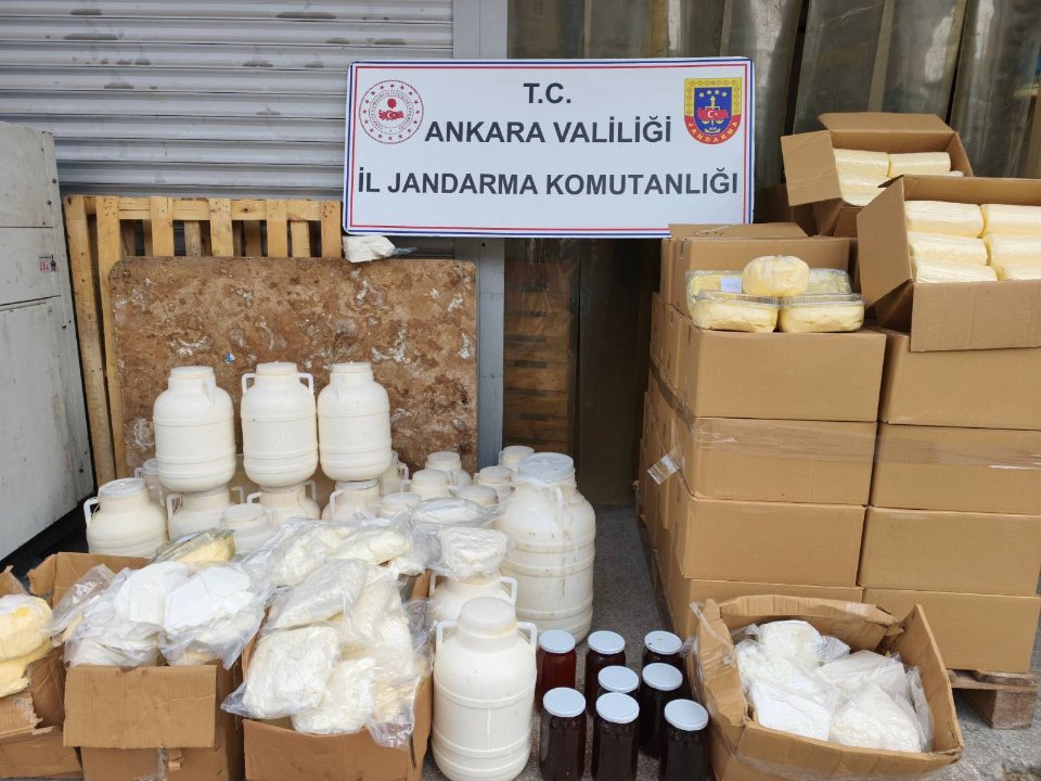 Ankara'da halk sağlığını tehlikeye atan 838 kilo süt ve süt ürünü yakalandı