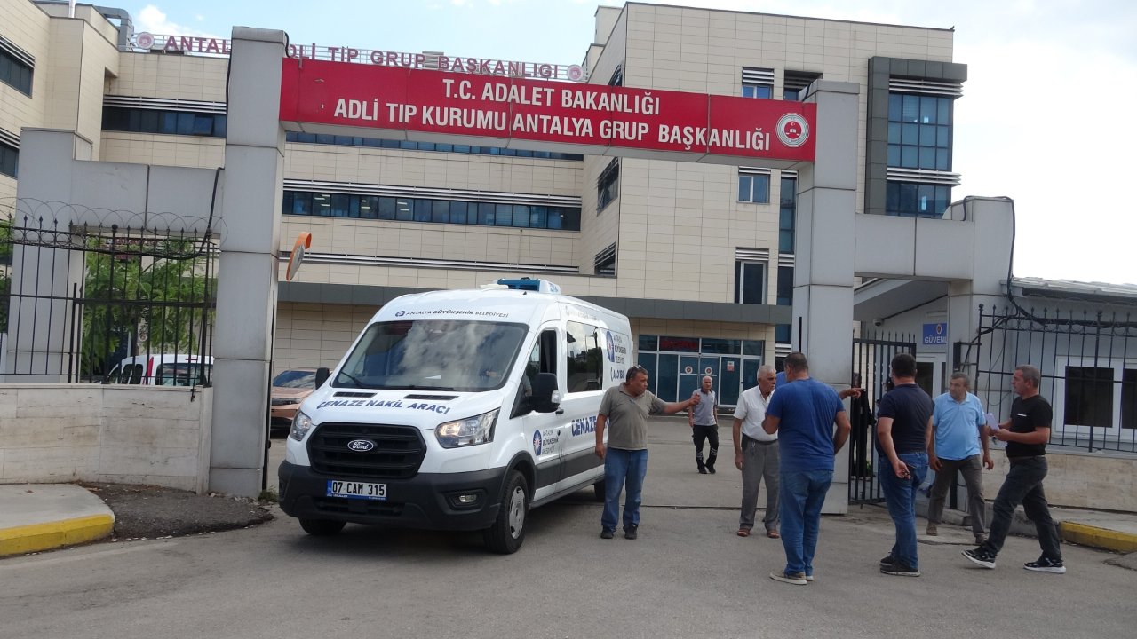 Antalyadaki aile katliamında yeni detay! 13 yaşındaki çocuk KADES’e ihbar etmiş
