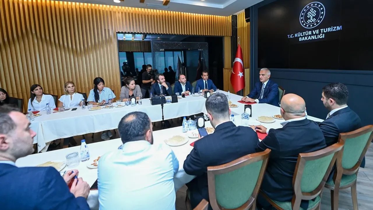 Ayasofyanın görünmeyen tünellerinde restorasyon var! Bakan Ersoydan dikkat çeken açıklamalar