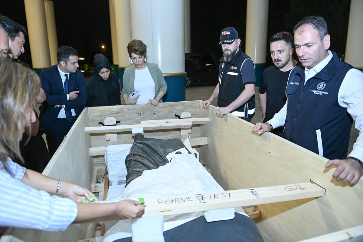 Ayasofyanın görünmeyen tünellerinde restorasyon var! Bakan Ersoydan dikkat çeken açıklamalar