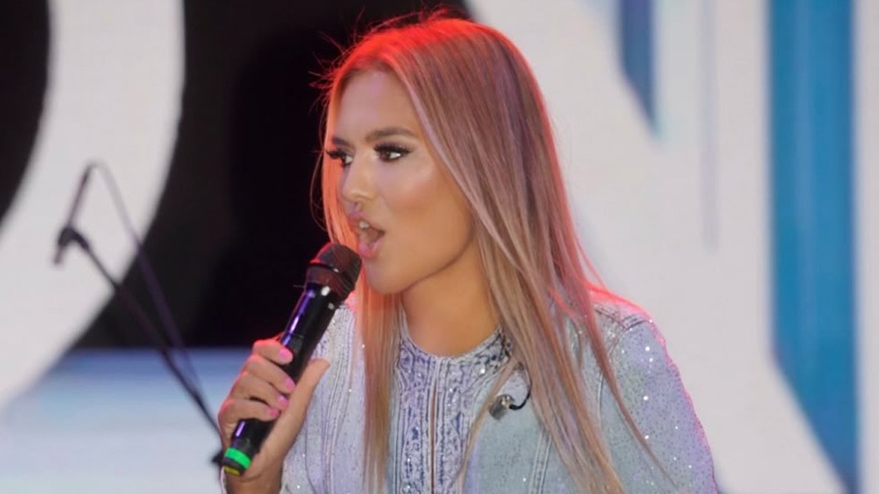 Demet Akalın konserinde şoke eden olay! 