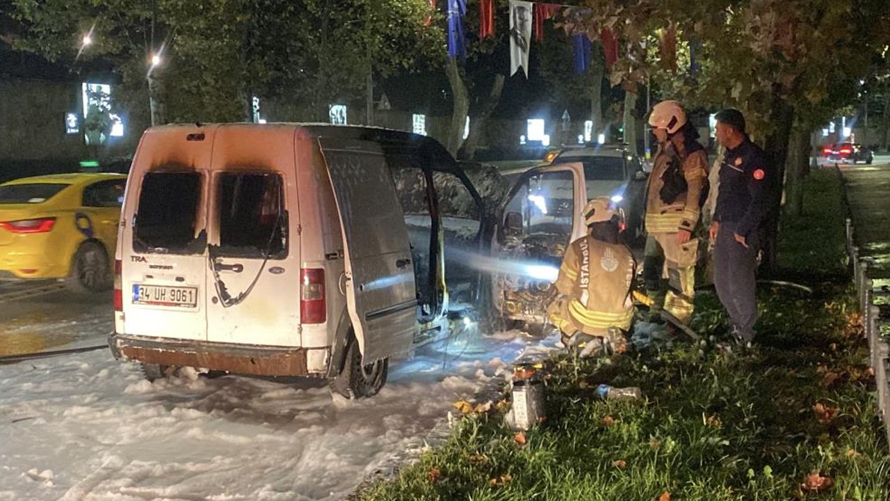Dolmabahçe Sarayı'nın önünde yanan araç kullanılamaz hale geldi