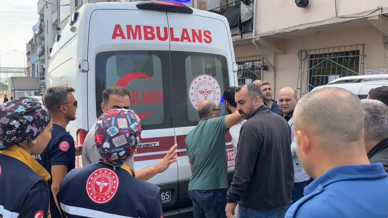 Film gibi operasyon! Elinde bıçakla polislere “siz kimsiniz?” diye bağırdı