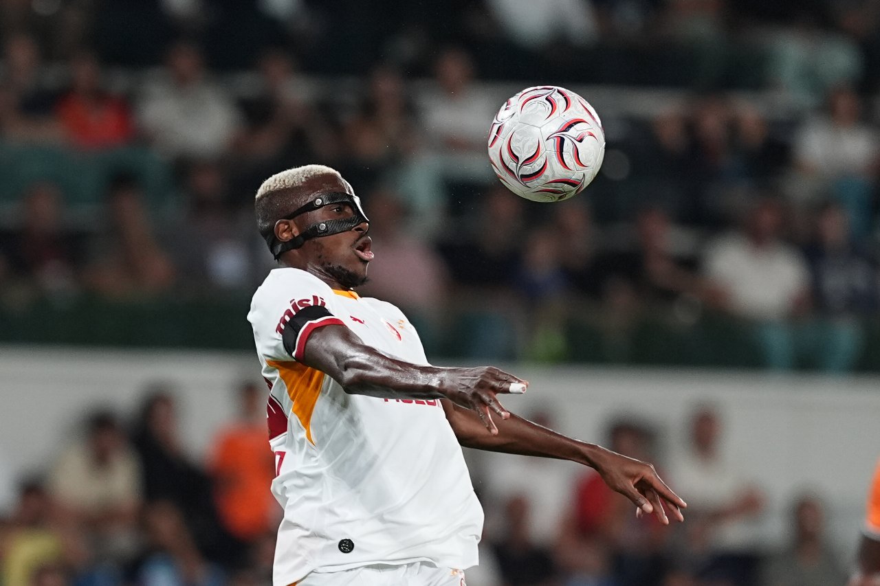 Victor Osmimhan, Galatasaray formasıyla bu sezon 4 maça çıktı ve 6 gol, 2 asistlik skor katkısı sağladı.