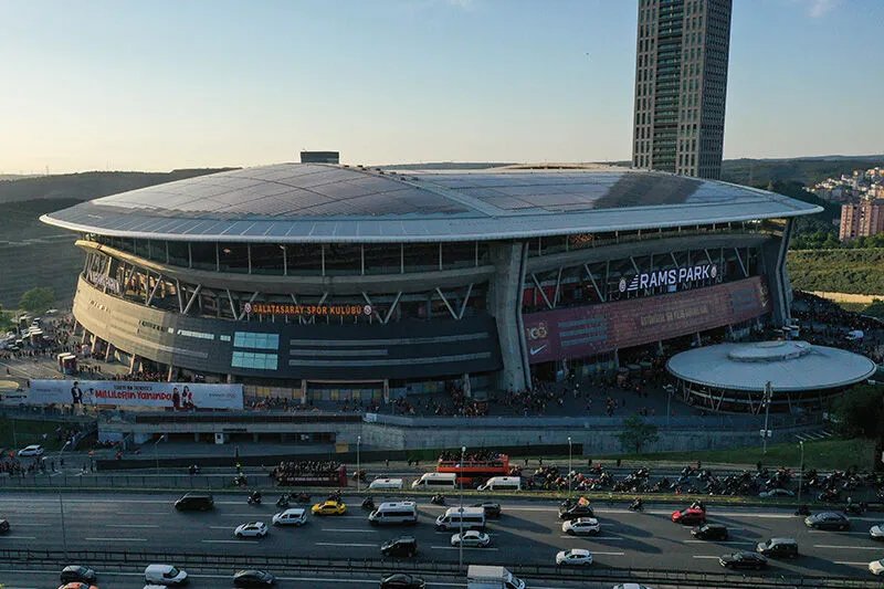 Galatasaray, iç saha maçlarını Ali Sami Yen Spor Kompleksi RAMS Park'ta oynuyor.