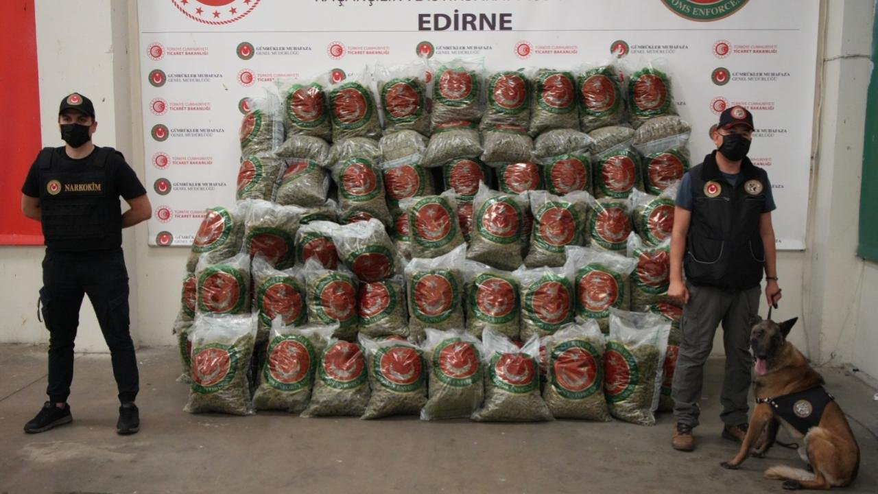 Gümrüklerde 8 ayda 81,9 milyar TL’lik kaçak eşya ve uyuşturucu yakalandı