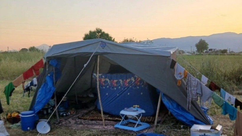 Kayıp Büşra Bebekin Diyarbakırdaki evi görüntülendi: Kırık camlar dikkat çekti