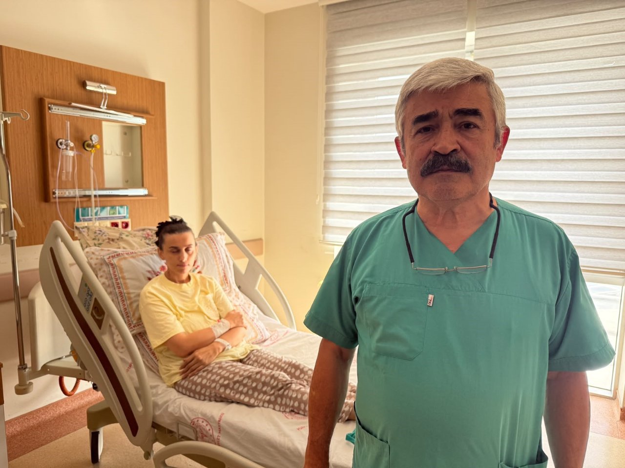 Salça yaparken yere yığıldı! Milyonda bir görülen hastalığı varmış