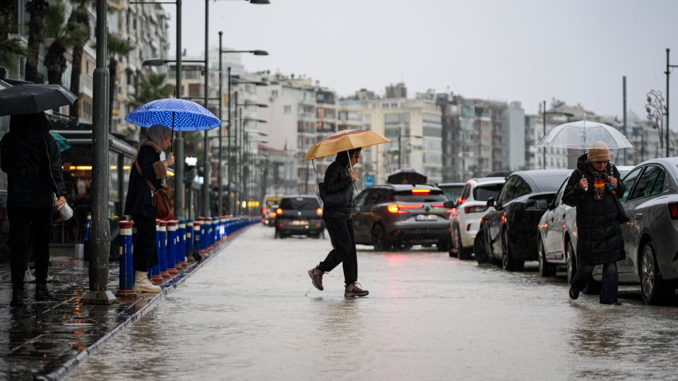 Yarın okullar tatil mi, 18 Eylül Cuma okullar var mı? Meteorolojiden 7 il için sarı kodlu uyarı!