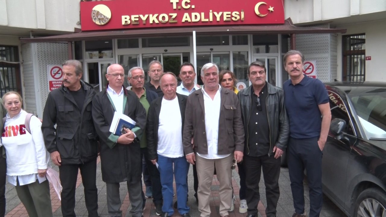 Kadir İnanır’ın vasiyetinde şaşırtan detay! Yeğeni “Bir kravat bile bırakmamış” deyip isyan etti