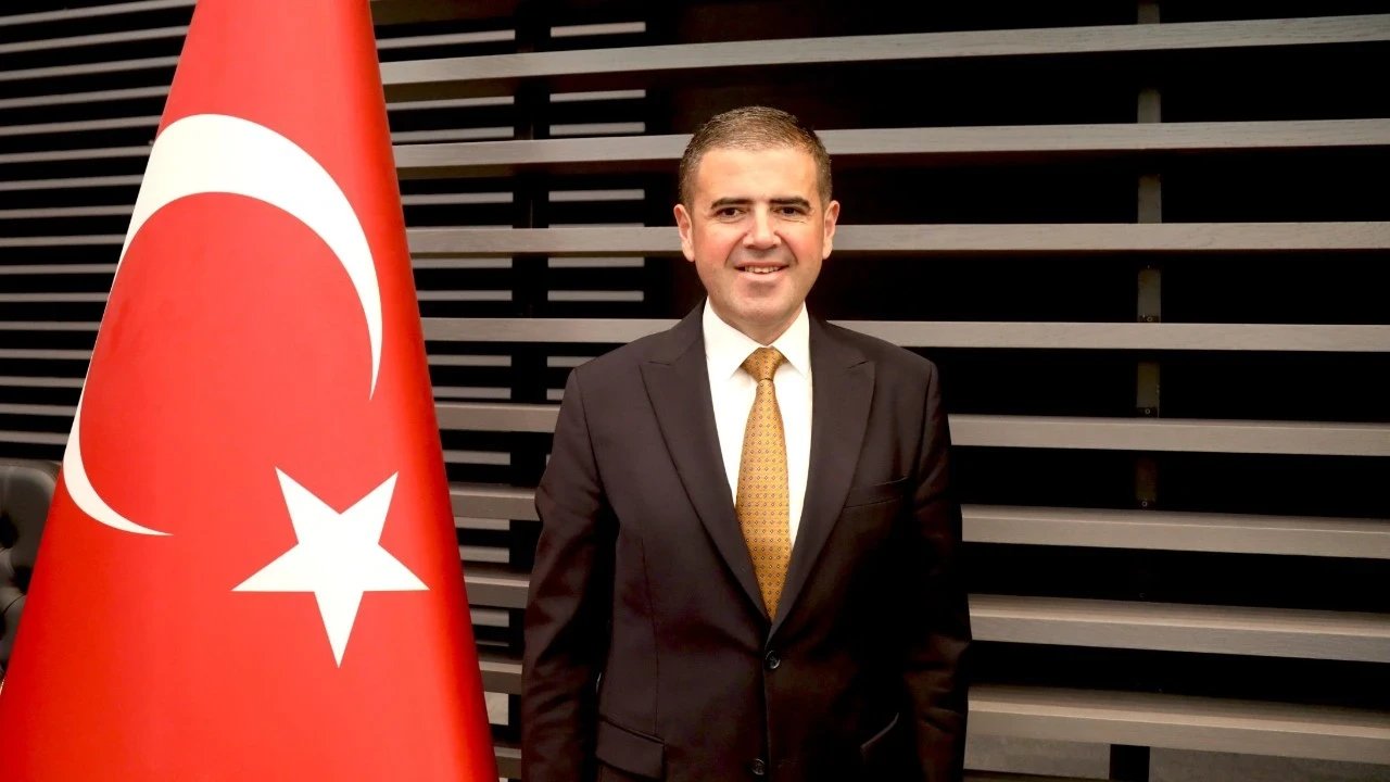 Mezitli Belediye Başkanı Ahmet Serkan Tuncer CHP'den ihraç edildi