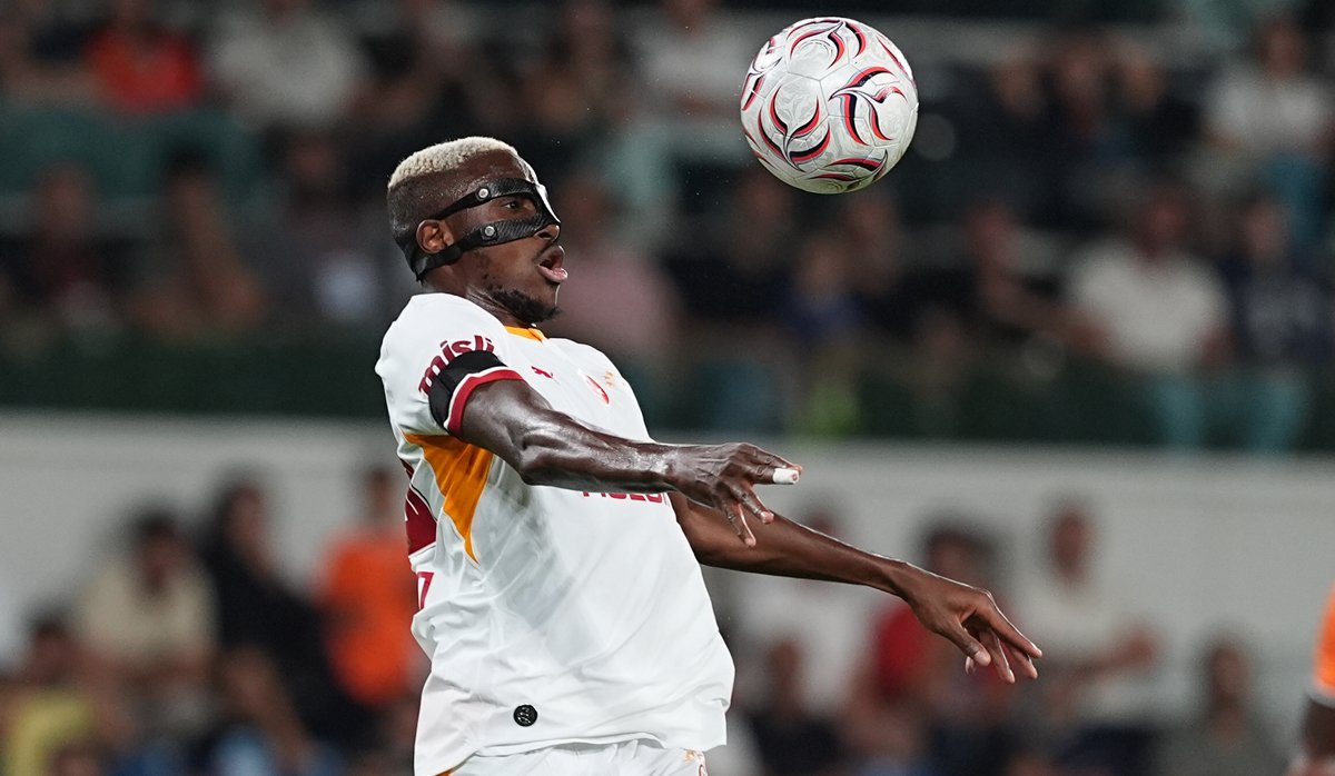 Victor Osimhen, bu sezon görev yaptığı 4 maçta gol ve 2 asistlik skor katkısı sağladı.