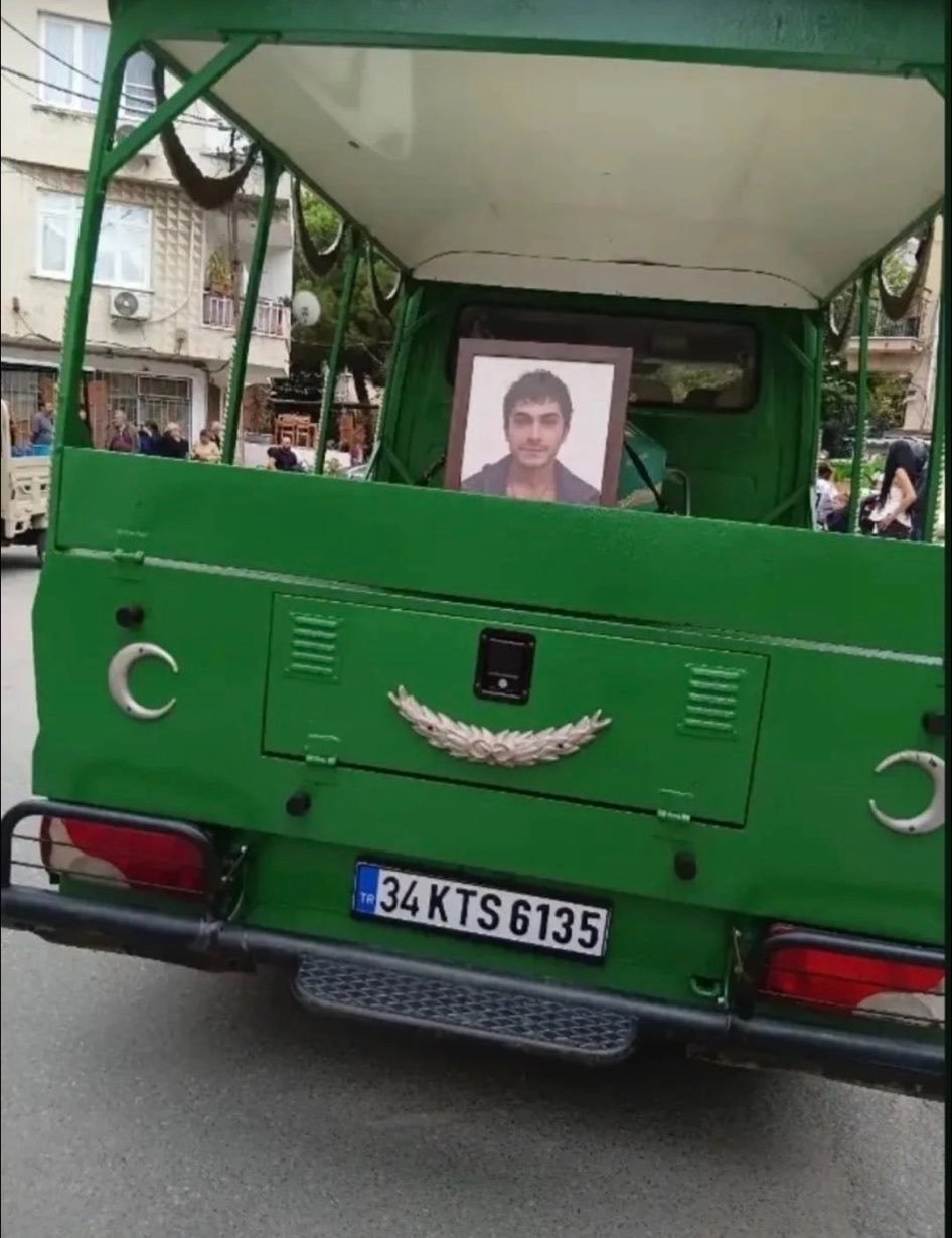 Altı Üstü İstanbul Emir öldü mü?  Rahimcan Kapkap veda ediyor  iddiaları gündem oldu