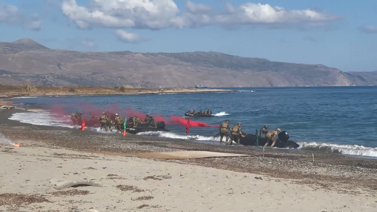 Denize düşen Yunan askerleri videodan silindi, eski büyükelçi "Türk ordusuna karşı koyamayız" diyerek itiraf etti!