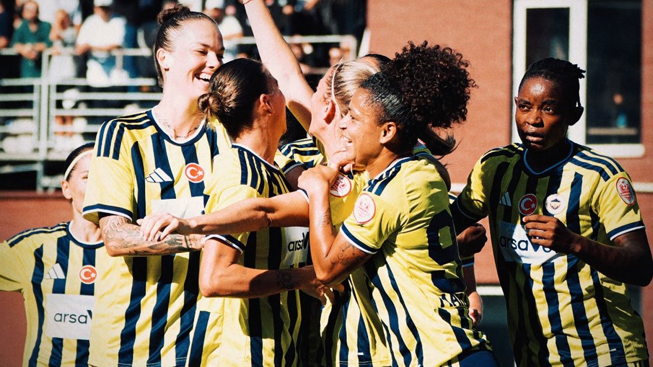 Fenerbahçe, Beşiktaş'ı farklı devirip liderliğini korudu