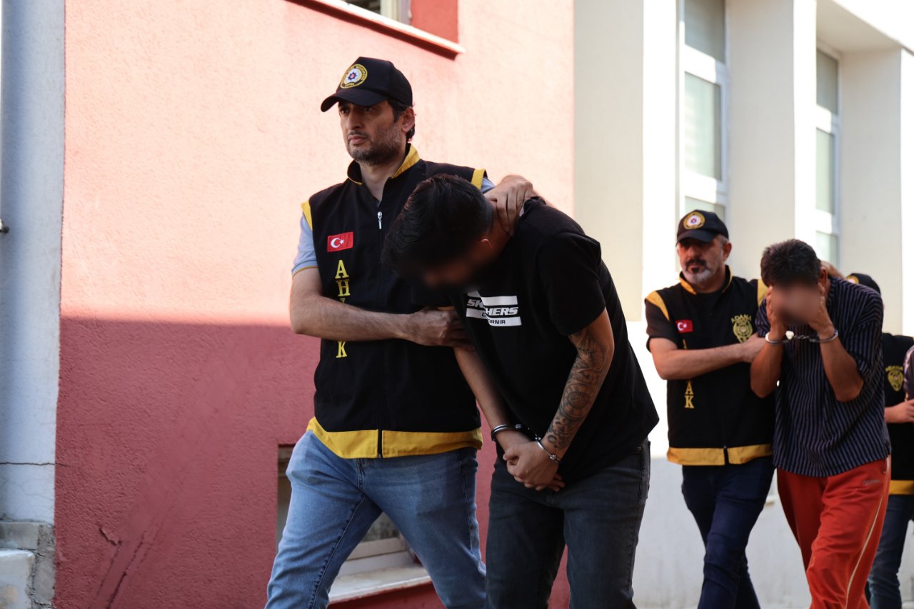 Masaj görünümlü fuhuş bataklığı! 210 milyon liralık para trafiği ifşa oldu