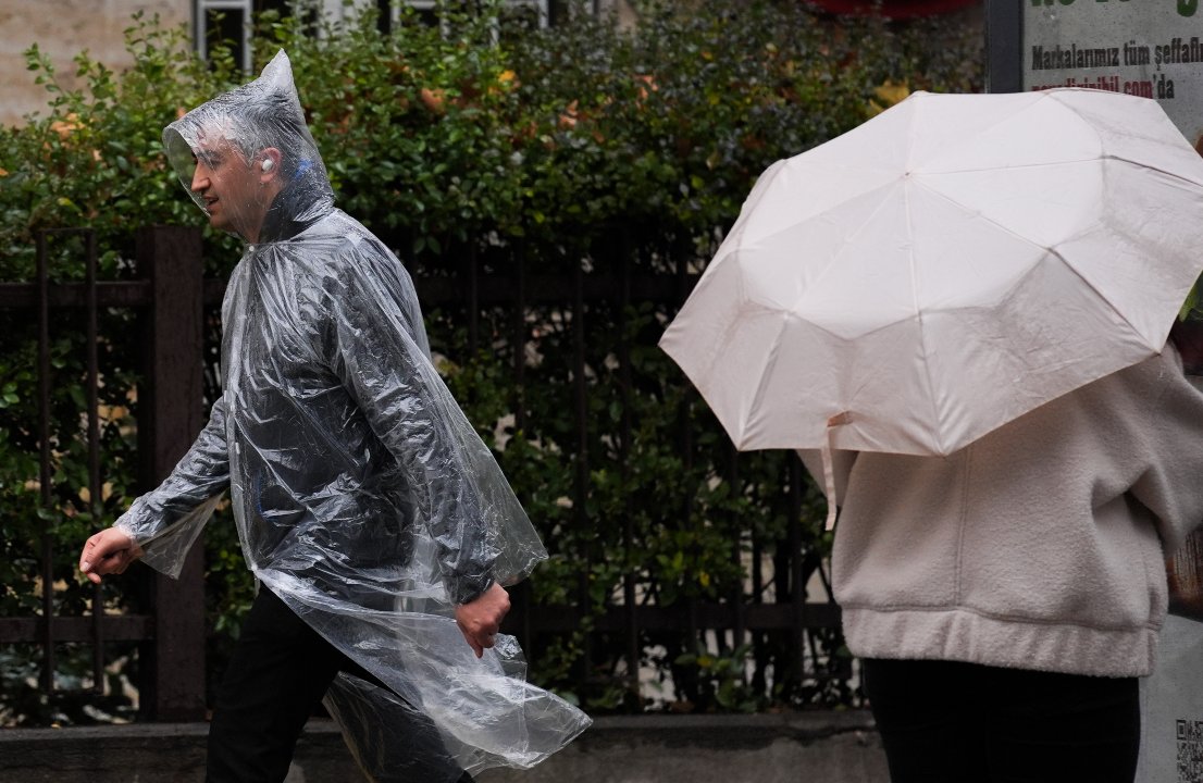   Meteoroloji'den kritik uyarı: 4 kentte sağanak alarmı!