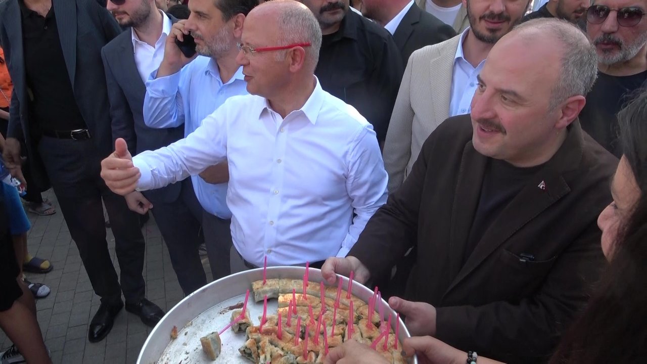 Mustafa Varanktan Özgür Özele börekli gönderme: Ona nasip olmadı