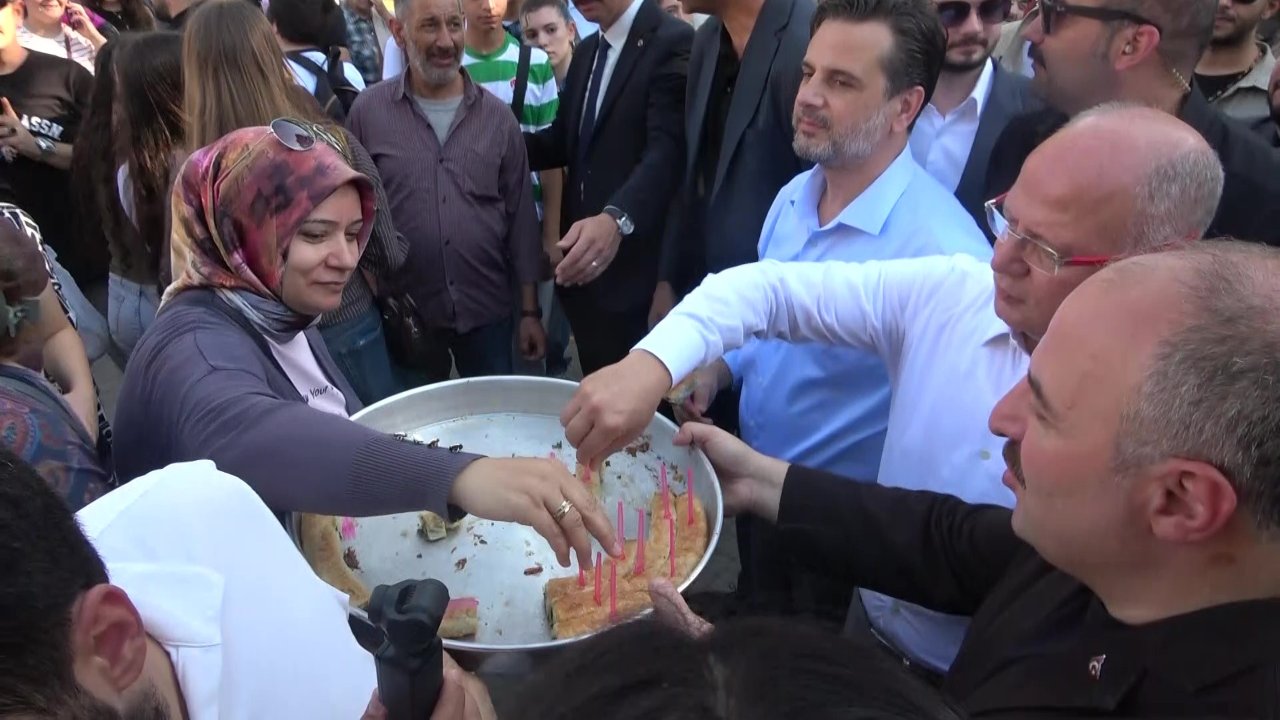 Mustafa Varanktan Özgür Özele börekli gönderme: Ona nasip olmadı