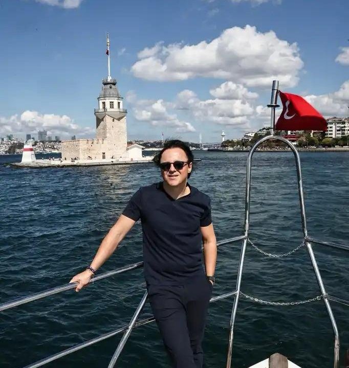 Yıllar sonra İstanbulda! F1in efsane pilotu Felipe Massa soluğu tarihi mekanlarda aldı