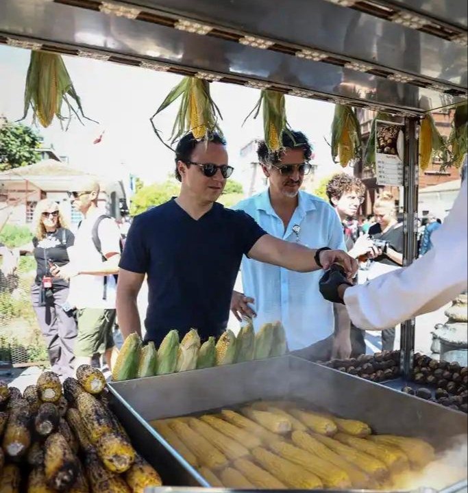 Yıllar sonra İstanbulda! F1in efsane pilotu Felipe Massa soluğu tarihi mekanlarda aldı