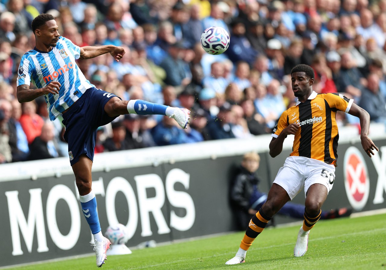 Hull City, Manchester United'ı 2-0, Coventry City'yi ise 1-0 mağlup etmeyi başardı.