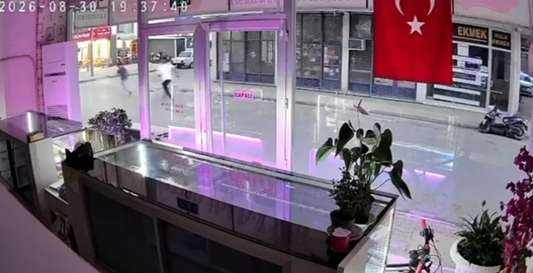 Bıçaklı saldırı sonrası kaçtı, polisi görünce “Oyun bitti” deyip teslim oldu