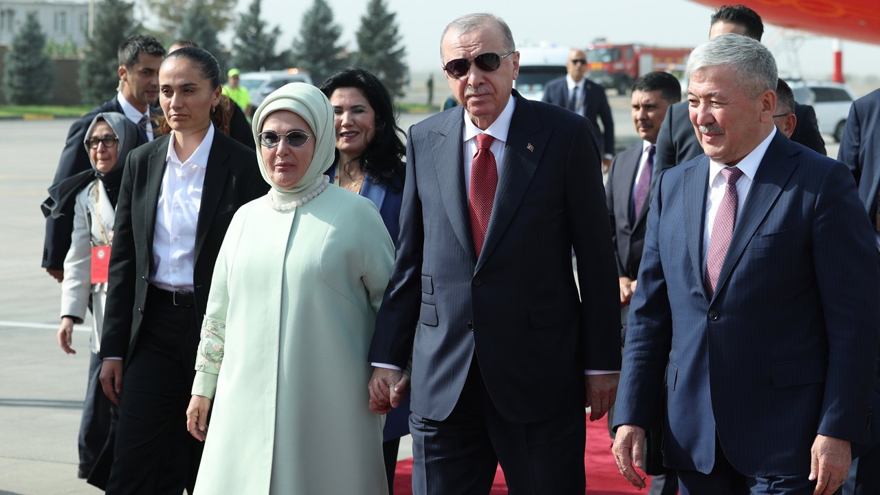 Cumhurbaşkanı Erdoğan ve eşi Emine Erdoğan'dan Kırgızistan programlarına ilişkin ortak video paylaşımı