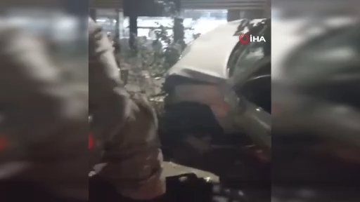 İranda korkunç olay! Hükümet destekçilerinin arasına araç daldı: Ölüler var